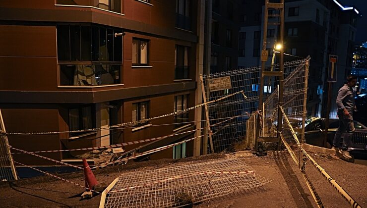 Eyüpsultan’da kontrolden çıkan otomobilin bina bahçesine düşmesi sonucu 2 kişi yaralandı