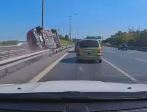 Eyüpsultan’da Otomobil Devrildi: Kaza Anı Kamerada