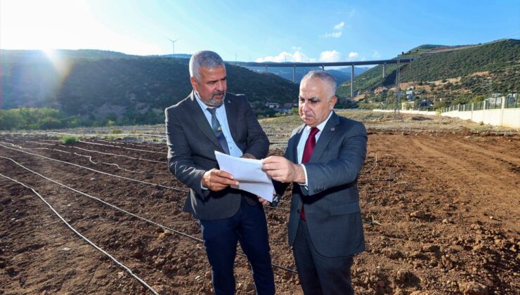 GAÜN Rektörü Doğan, Nurdağı’nda 580 dekara çıkarılan uygulama arazisini inceledi