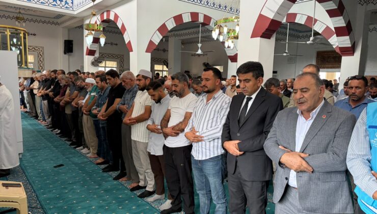 Girne’deki kazada kaybolan Demir kardeşlerin Reyhanlı’da gıyabi cenaze namazı kılındı