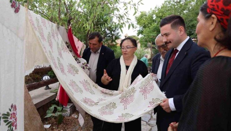 Gökçeada’da Tokat yazmacılığı sergisi düzenlendi, Kaymakam Acar eserleri inceledi
