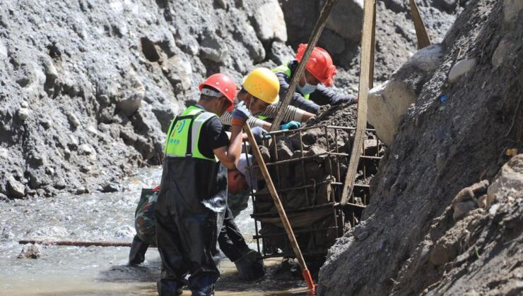 Gyirong Sınır Kapısı’nda Heyelan Kurtarma Çalışmaları Sürüyor