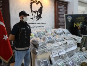 Hamzabeyli’de Tırda 121 Kilo Skunk Ele Geçirildi