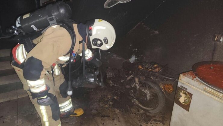 Hatay Arsuz’da motosiklet yangınında mahsur kalan 2’si çocuk 4 kişi kurtarıldı