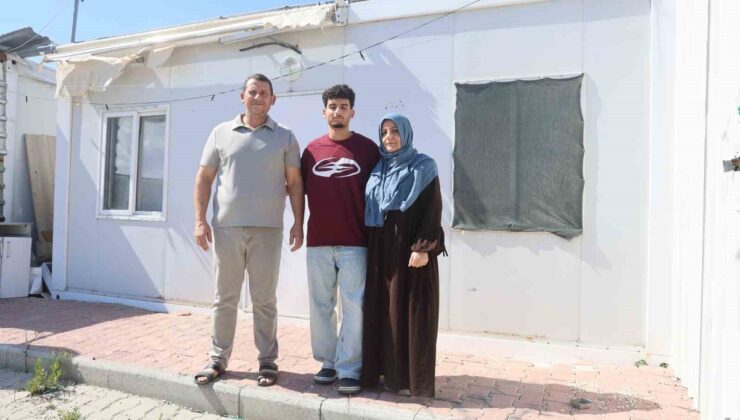 Hataylı depremzede Hasan, konteynerde çalışıp 434’üncü olarak tıp fakültesini kazandı