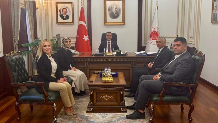 HEKİMSEN heyeti Adalet Bakan Yardımcısı Aydoğdu’ya Hekimlik Meslek Kanunu’nu anlattı