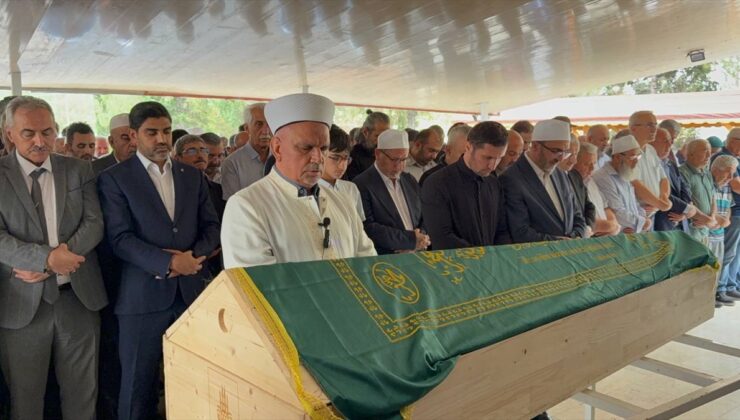 İlahiyatçı Mustafa Karataş’ın kardeşi Davut Karataş’ın cenazesi Karabük’te defnedildi