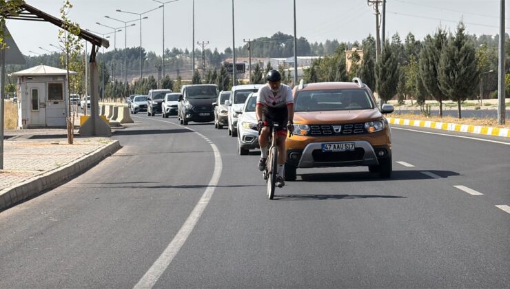 İsviçre’den 37 günde 4 bin 500 kilometre pedal çeviren Murat Yarbuğ Midyat’a ulaştı