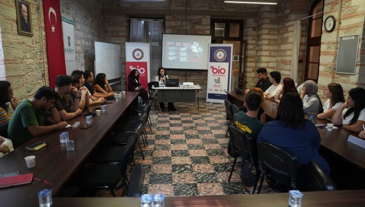 İzmir Demokrasi Üniversitesi, Gazze’de üniversite eğitimini söyleşide ele aldı