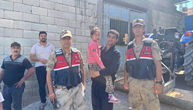Jandarma ve korucular, Kilis Polateli’de kaybolan Down sendromlu çocuğu buldu