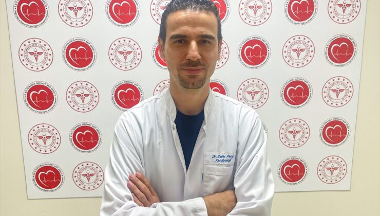 Kardiyologlar sigaranın kalp krizi ve inme riskini 2-4 kat artırdığını bildirdi
