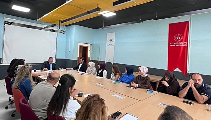 Kayseri Gençlik ve Spor İl Müdürü Kabakcı başkanlığında Talas’ta toplantı yapıldı