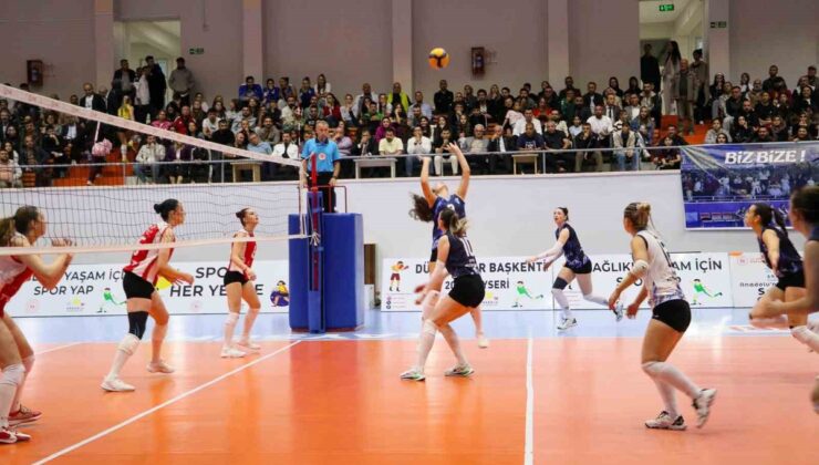 Kayseri Gençlik ve Spor İl Müdürü Kabakcı, Gevher Nesibe Spor Salonu’nu ziyaret etti
