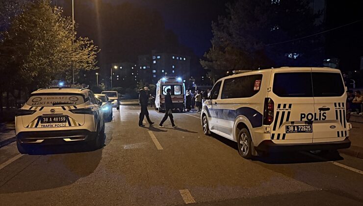 Kayseri’de bıçaklı kavgada 3 genç yaralandı