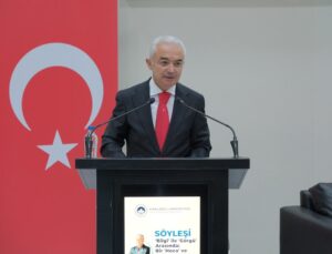 Kırklareli Üniversitesi’nde Teoman Duralı konferansında Vali Turan konuştu