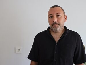 Kırklareli’nde özel güvenlik görevlisi bankamatikte unutulan parayı sahibine ulaştırdı