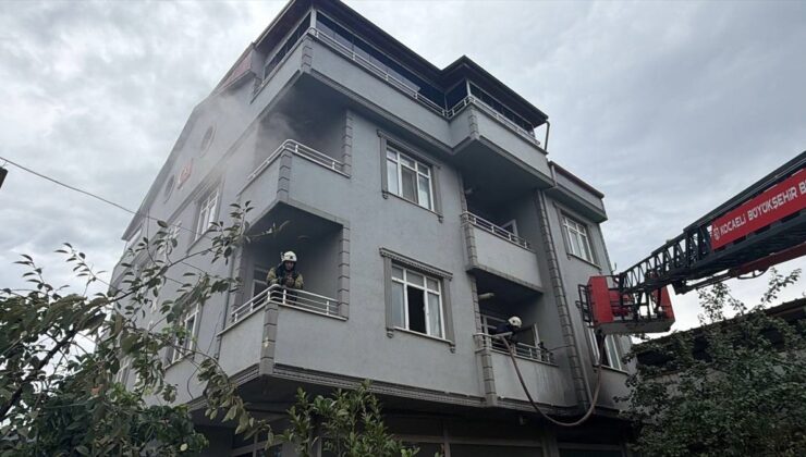 Kocaeli Darıca’da apartman dairesinde çıkan yangında 3 muhabbet kuşu öldü