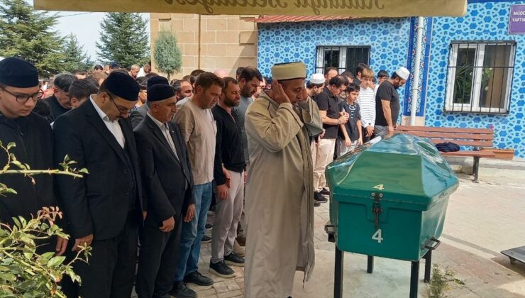 Kütahya’da elektrikli bisikletli 14 yaşındaki çocuk işçi servisinin çarpmasıyla öldü