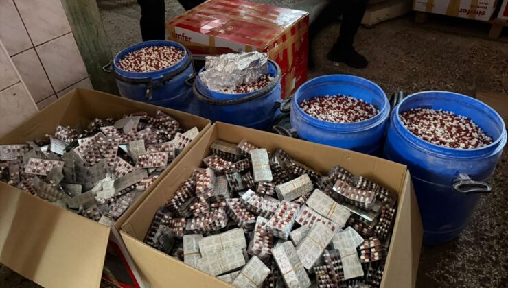 Mersin’de pişirim fırınında 1 milyon 29 bin sentetik ecza hapı ele geçirildi