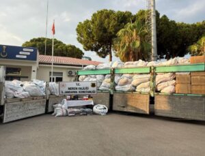 Mersin’de 50 milyon TL’lik kaçak giyim operasyonu