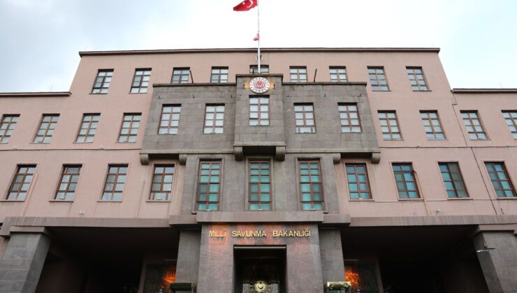 MSB, Silivri açıklarındaki gemi kazasına müdahale için bölgeye askeri unsurlar gönderdi