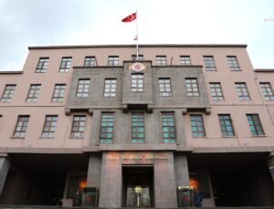 MSB’den Avrupa Parlamentosu’na “anıt” tepkisi: “Tarihi gerçekleri çarpıtmaya yönelik taraflı yaklaşım”
