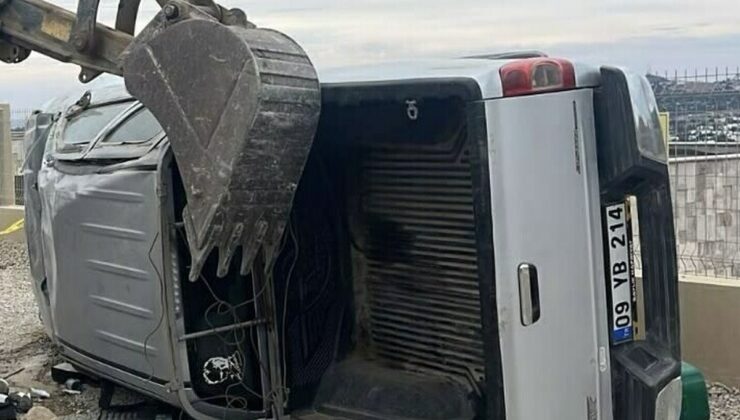 Muğla Bodrum’da kamyonet duvara çarptı, 15 yaşındaki çocuk sürücü yaşamını yitirdi