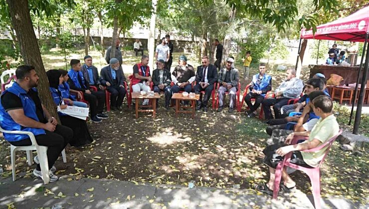 Muş Korkut’ta gençler, Gaziler Günü’nde iki Kıbrıs gazisini ziyaret etti