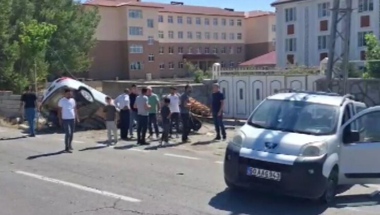 Patnos’ta kavşakta kaza: 4 yaralı