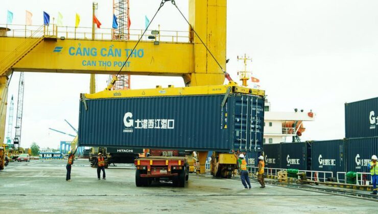 Pinglu Kanalı’ndan geçen ilk dış ticaret gemisi Can Tho’da törenle karşılandı