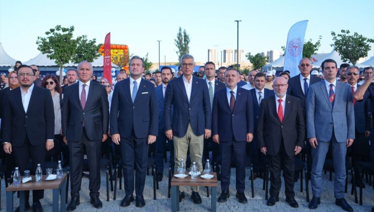 Sağlık Bakanı Memişoğlu: Çocuklarımızı Geleceğe Hazırlamalıyız