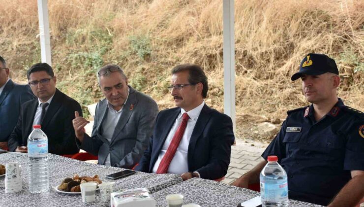 Salihli Kaymakamı Güldoğan, Karaağaç ve Çelikli mahallelerinde talepleri dinledi