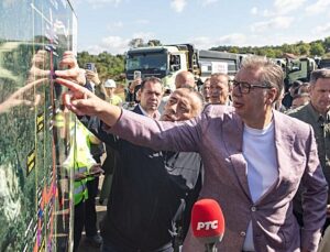 Sırbistan Cumhurbaşkanı Vucic, Çinli şirketin inşa ettiği otoyol projesinde incelemelerde bulundu