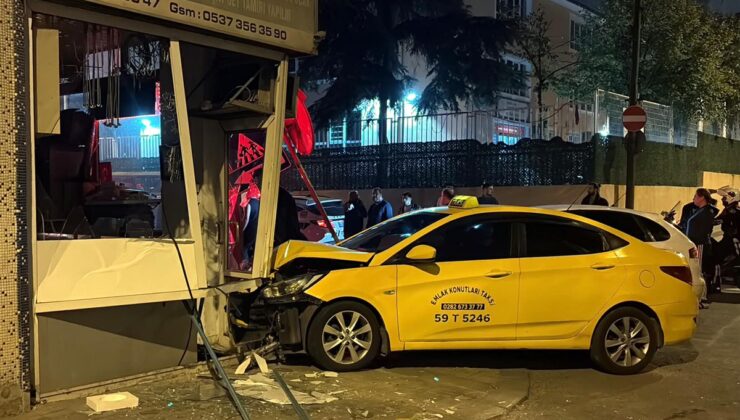 Tekirdağ Çorlu’da araçlar iş yerine çarptı, alkollü sürücüye 25 bin lira ceza kesildi