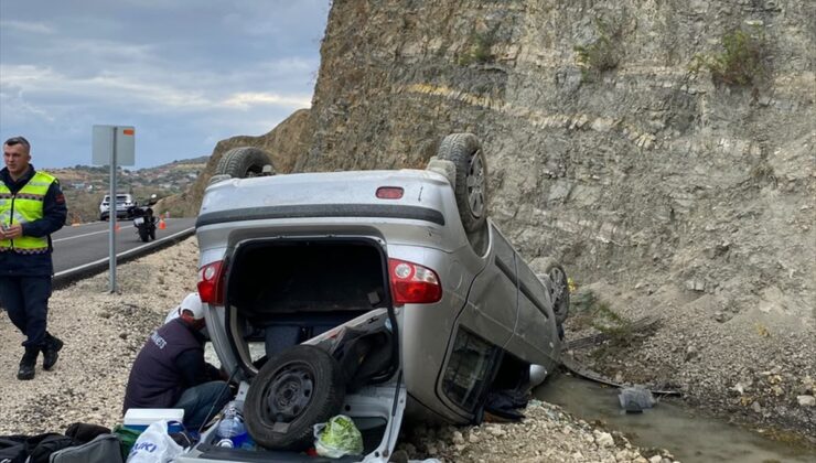 Tekirdağ Şarköy’de takla atan otomobildeki 2 kişi yaralanarak kurtarıldı