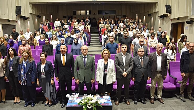 Trabzon’da bağımlılık panelinde uzmanlar sorunun toplumsal olduğunu vurguladı