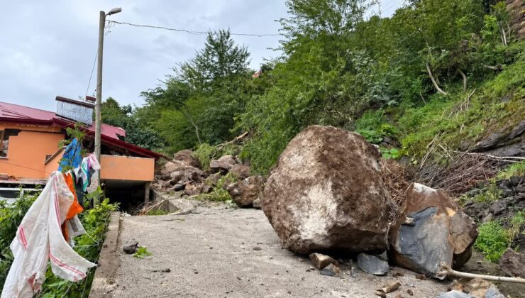 Trabzon’da heyelanda ev hasar aldı