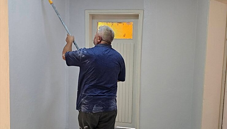 Ulaş’ta din görevlileri Kur’an kursu binasını gönüllü onardı