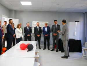 Uşak’ta değerler eğitimi sınıfı ve kütüphane açıldı