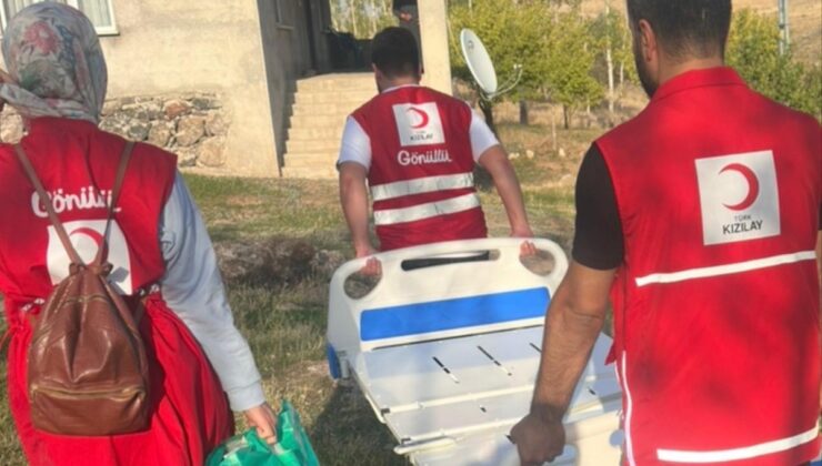 Van Muradiye’de Havin Acar’a elektrikli medikal yatak bağışçı desteğiyle ulaştırıldı