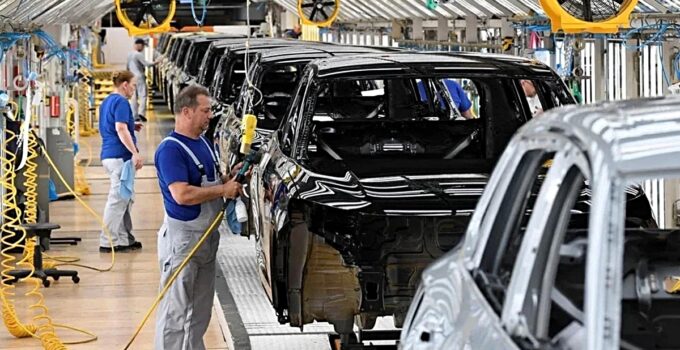 Volkswagen’den dev geri çağırma! 208 bin araç toplatılıyor