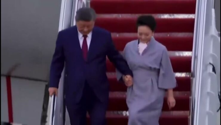 Xi Jinping eşiyle ziyaret için ABD’ye geldi; Trump, onları Andrews Üssü’nde karşıladı