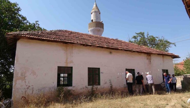 Yozgat Sarıkaya’da tescilli asırlık cami için köy sakinleri onarım talep etti