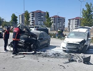 Yozgat’ta otomobille hafif ticari aracın çarpıştığı kazada 1 kişi yaralandı