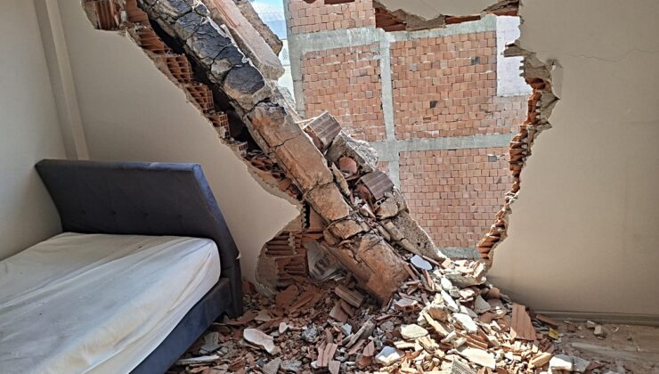 Zeytinburnu’nda yıkımda yan apartmanın duvarı çöktü, kardeş 5-10 dk farkla kurtuldu