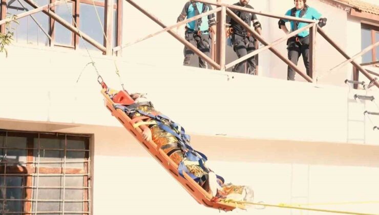 13. Bölge UMKE gönüllüleri Aksaray Hasan Dağı’nda heyelan tatbikatı yaptı