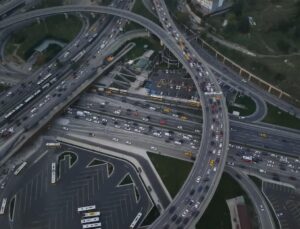2 maç İstanbul’da trafiği kilitledi! Yoğunluk yüzde 72’ye ulaştı