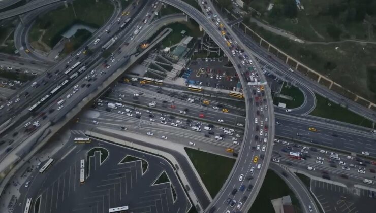 2 maç İstanbul’da trafiği kilitledi! Yoğunluk yüzde 72’ye ulaştı