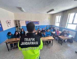 Afyonkarahisar İl Jandarma Komutanlığı, 503 öğrenciye trafik eğitimi verdi.