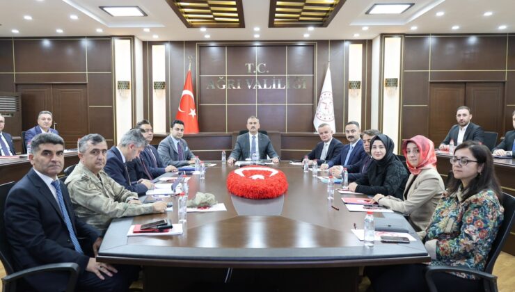 Ağrı’da aile ve gönüllülük toplantıları kaymakamların katılımıyla gerçekleştirildi